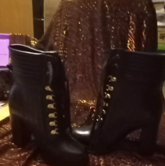 Booties - Picture 4 of 4